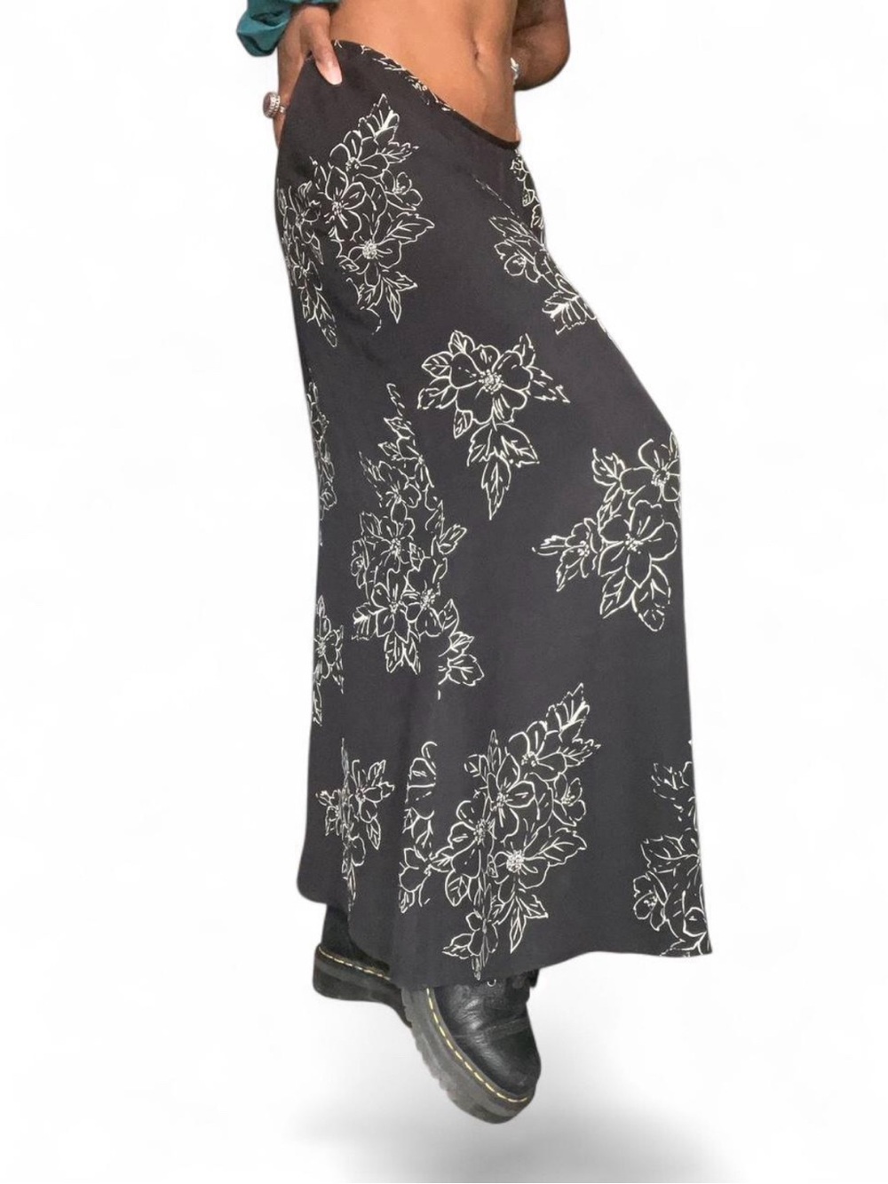 Vintage 100% Silk Black Floral Print Maxi Skirt Sz 12 L Flowy Whimsigoth Boho - Picture 5 of 7